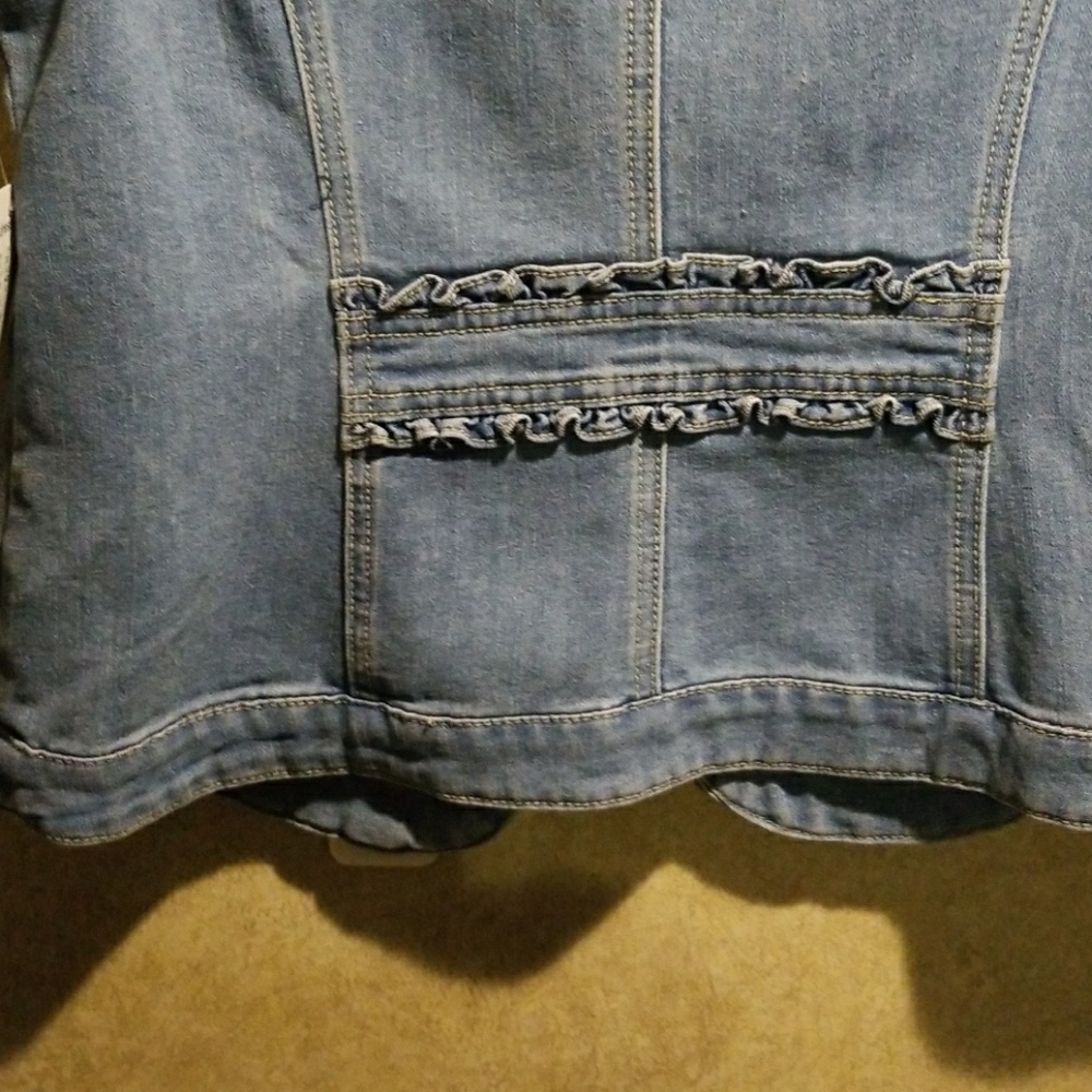 Vest - Picture 3 of 3